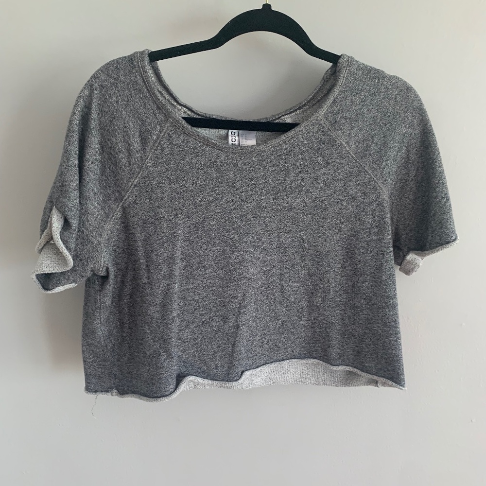 Divided by H&M: Cropped Scoop Neck Top with Short Sleeves, Women's M